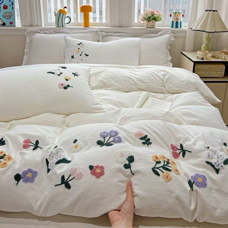 Aesthetic Floral Duvet Cover - Estetyczna poszewka na kołdrę z haftem
