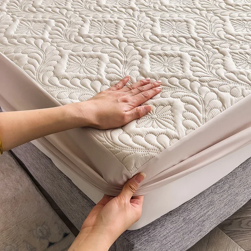 Wodoodporny, gruby ochraniacz  – Waterproof Mattress Protector Breathable recenzja i cena