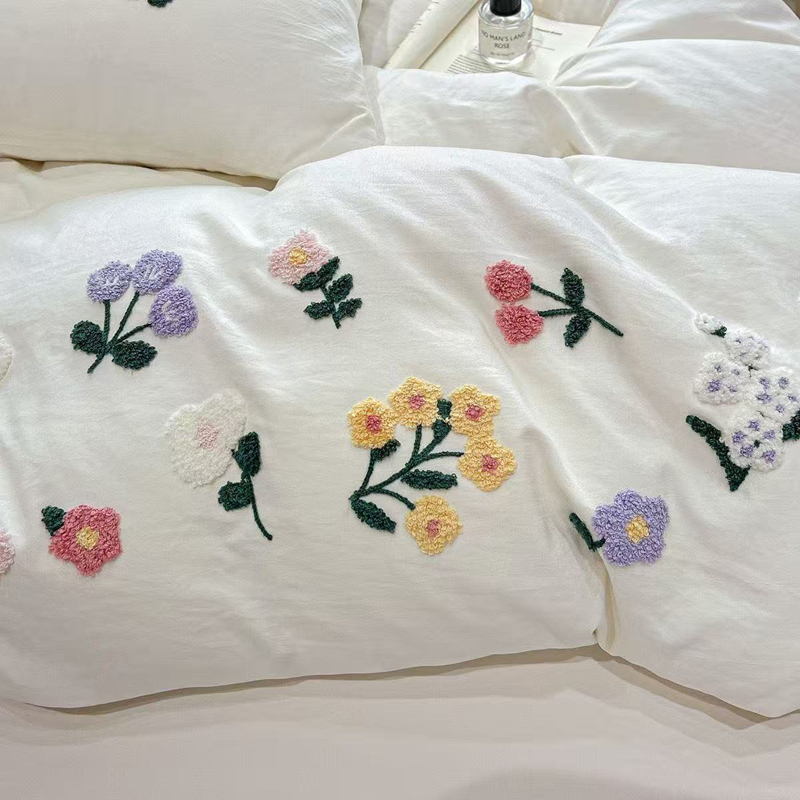 Estetyczna poszewka na kołdrę  – Aesthetic Floral Duvet Cover recenzja i cena