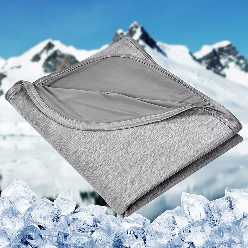 Chłodzący letni koc dla osób,  – Cooling Blanket Hot Sleepers recenzja i cena